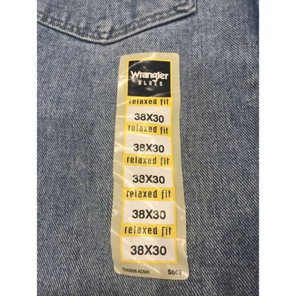 New Wrangler Blues Mens 38X30 Blue Straight Leg Relaxed Fit Cotton Light Wash - Picture 2 of 10
